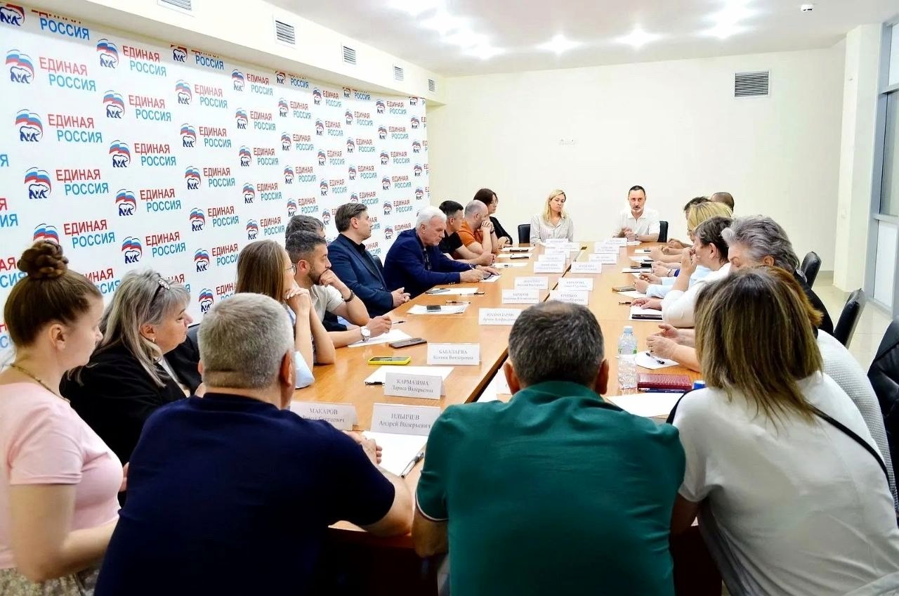 Депутат ЗСК Виктор Тепляков встретился по вопросу гуманитарной помощи в зоне СВО